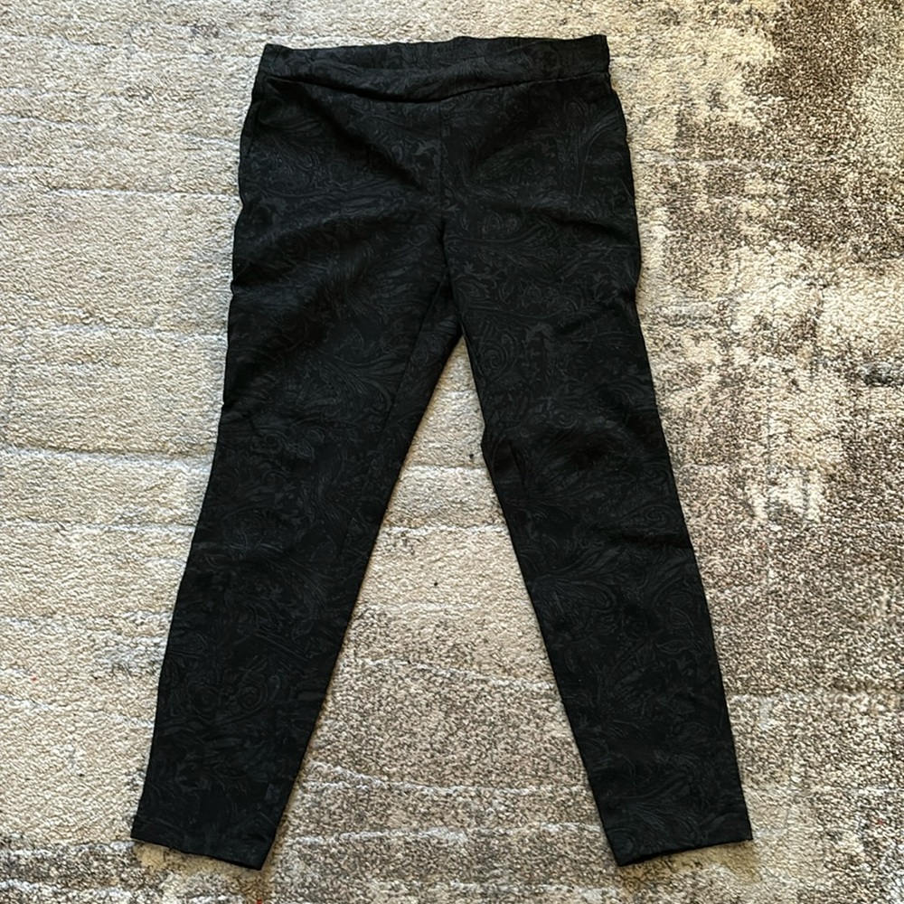 Used in good condition, Style & co black with printed design size M